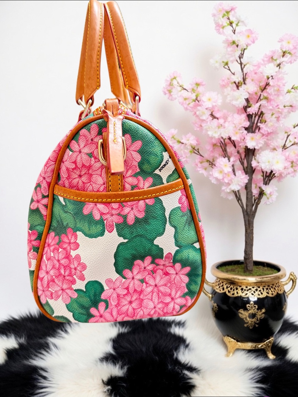 DOONEY & BOURKE HYDRANGEA COLLECTION SATCHEL - Picture 4 of 9